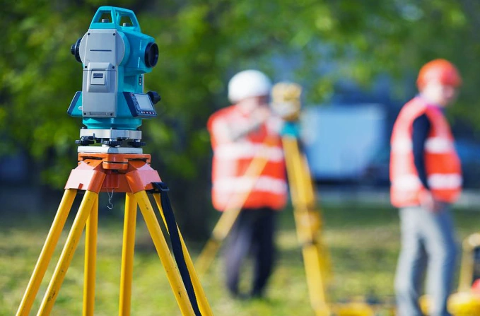 Прочее: риэлторские услуги, геодезия